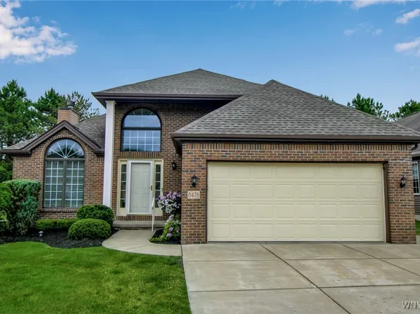 8476 Chadway Ct, Williamsville, NY 14221