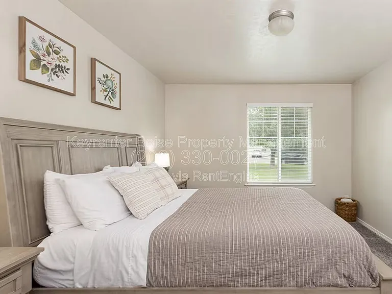 879 N Traquair Pl — Photo 11