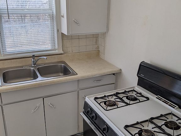 3rd image of 411 S Santa Fe Ave #1B-1BA-500SQFT