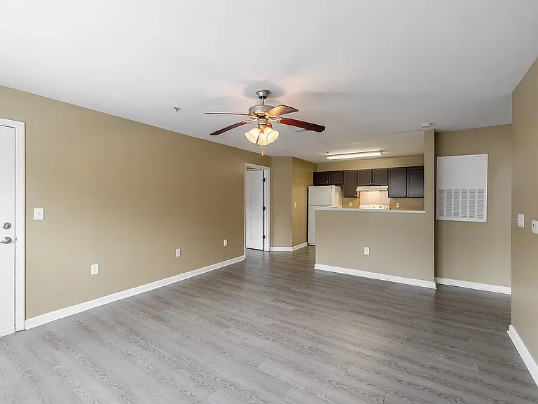 Hanover Ridge Apartments — Photo 4