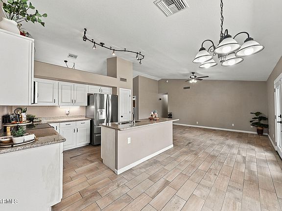5th image of 1244 E HARVARD Avenue