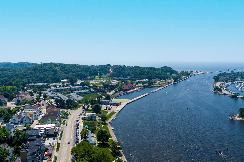 218 S Harbor Dr #202, Grand Haven, MI - View 5
