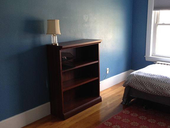 3rd bedroom - faces back yard