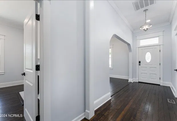 418 Wright St — Photo 3