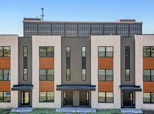 2226 Lakeshore Dr, Schaumburg, IL