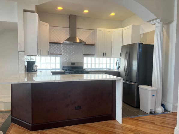 2735 N Racine Ave #1