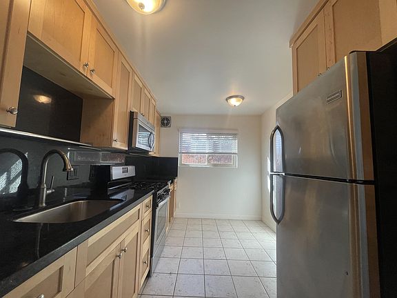 3rd image of 3133 Kemper St APT 2