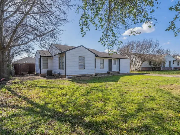 7477 Aberdeen Dr, Fort Worth, TX 76116