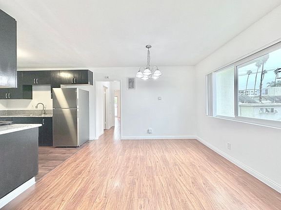 4th image of 956 Elden Ave APT 14