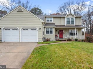 9 W Annapolis Dr, Sicklerville, NJ 08081