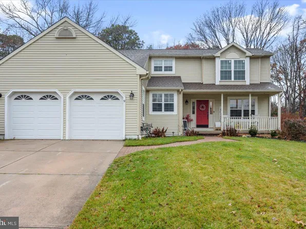 9 W Annapolis Dr, Sicklerville, NJ 08081