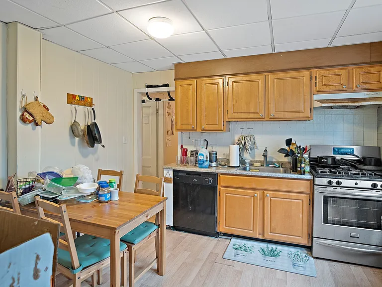 852 Huntington Ave #2A — Photo 4