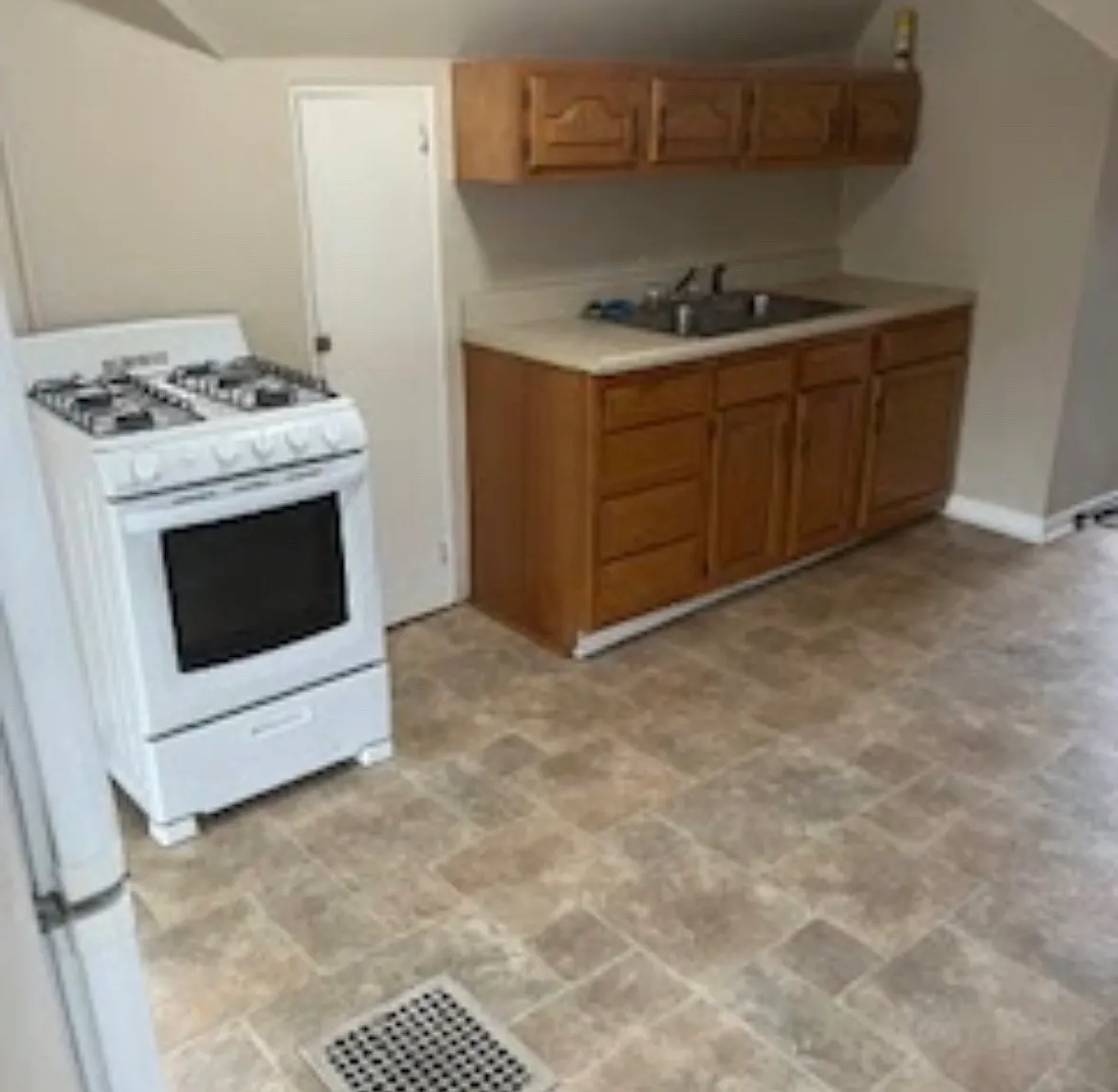 2 bed, 800 sqft, $825 — Photo 4