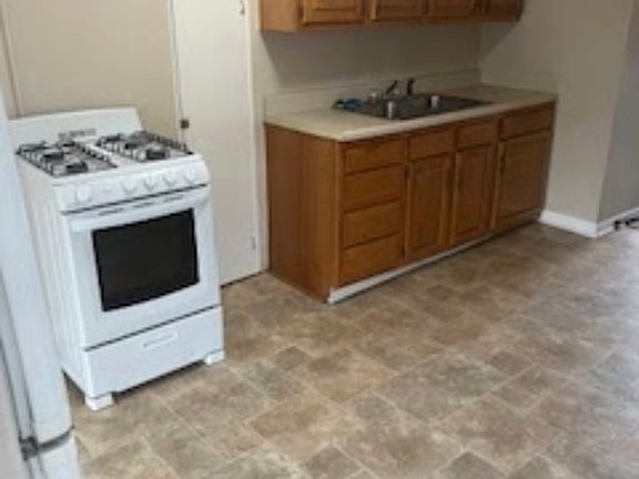 4th image of 915 Corbet St APT C