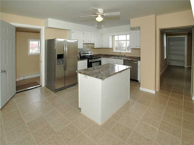 1st image of 605 Mace St