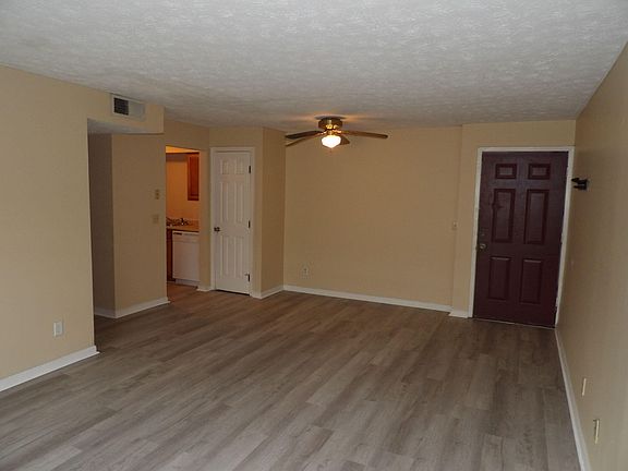 5th image of 140 Landings Dr APT 15