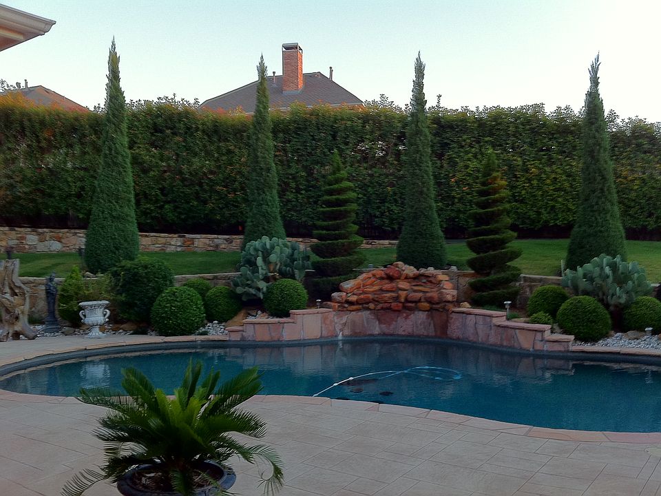 1st image of 4933 Lorraine Dr