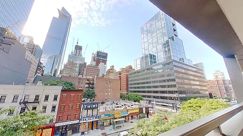 360 W 34th St Photo 1