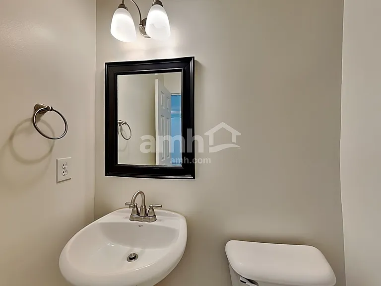 5209 Sunsail Dr — Photo 8