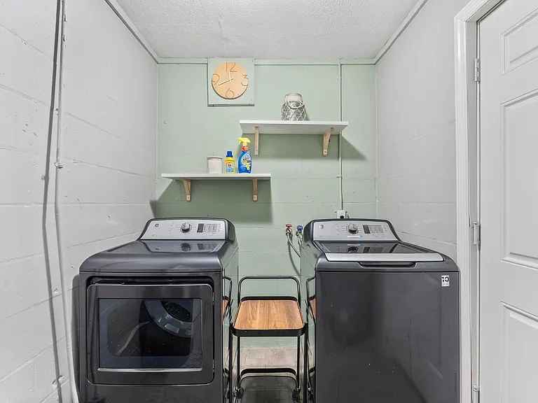 2813 Durham St — Photo 13