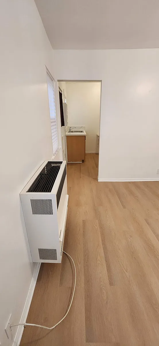 Building Photo - 5752 Pickering Ave #2