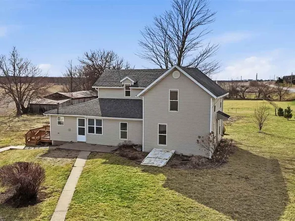 2789 Highway 22, Riverside, IA 52327