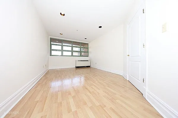 Rented by Corcoran | media 25