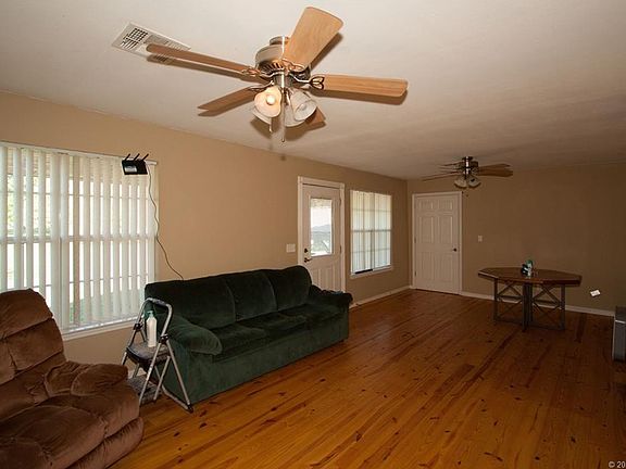 2nd image of 112 N East St