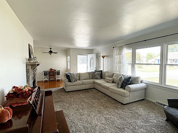 3rd image of 250 Logan View Dr