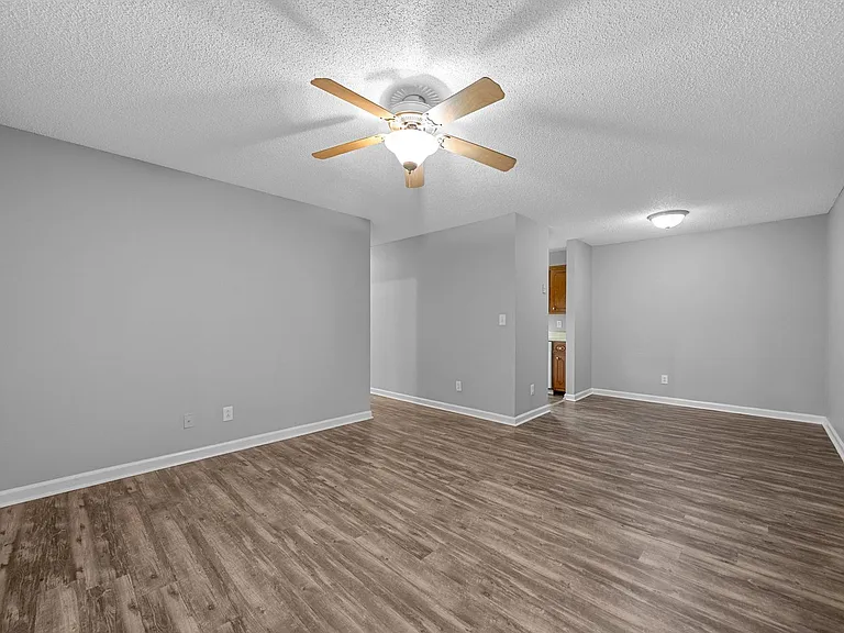 Parkway Pl - 1237 — Photo 7