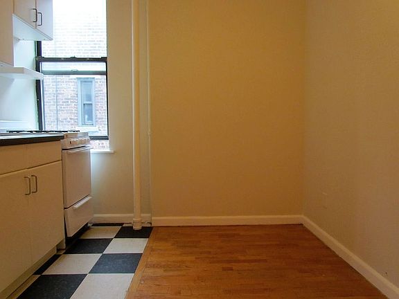 2nd image of 210 Thompson St APT 7ES