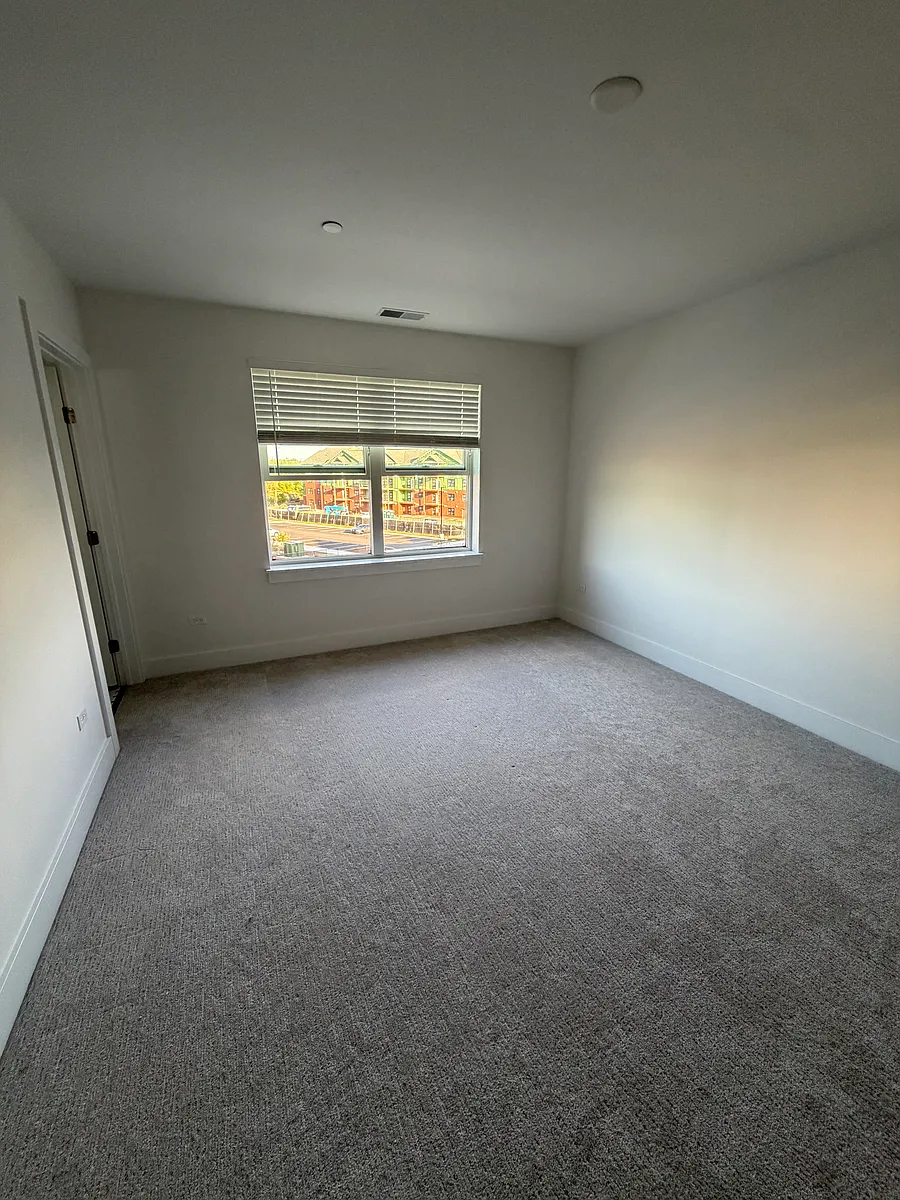 Building Photo - 9 Woodlake Blvd #313
