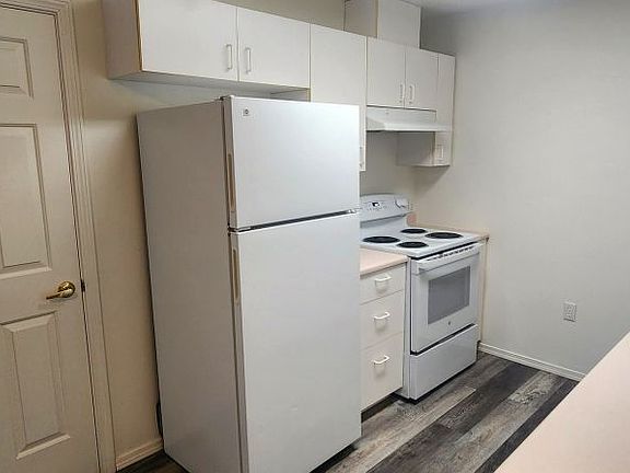3rd image of 2510 Whispering Pine Dr