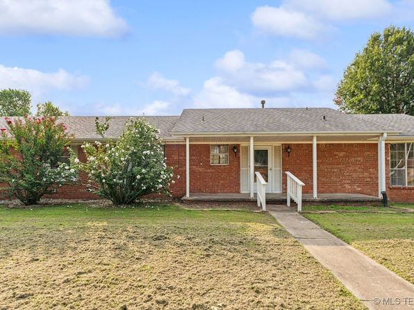 412 Cobblestone Ct, Pryor, OK 74361