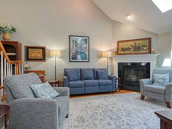 3rd image of 250 Magill Dr #250