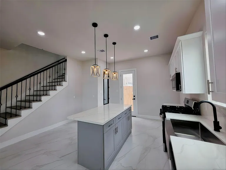 1067 Ferguson Way — Photo 40