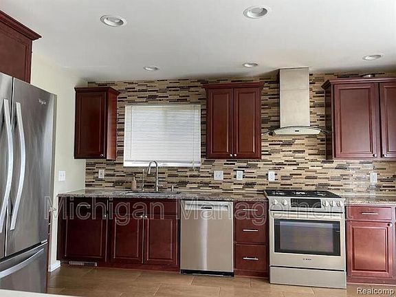 5th image of 41563 Strawberry Ct #43