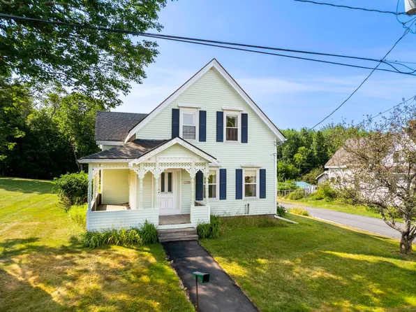 17 School Street, Machias, ME 04654