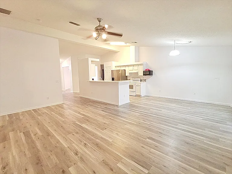 2107 E Willesdon Dr — Photo 6