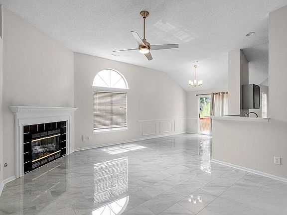 4th image of 8123 Vermilion Dr #2