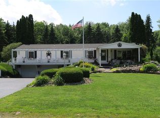 52 N Main St, Middleport, NY 14105