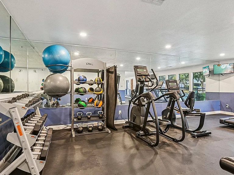 88-web-or-mls-Brown St-0310-910