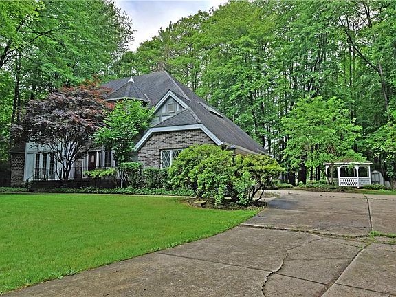2nd image of 3695 Saint Andrews Dr