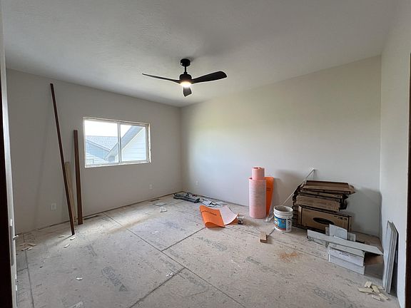 5th image of 527 Kestrel Ln