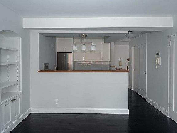 5th image of 33 Greenwich Ave #4BC