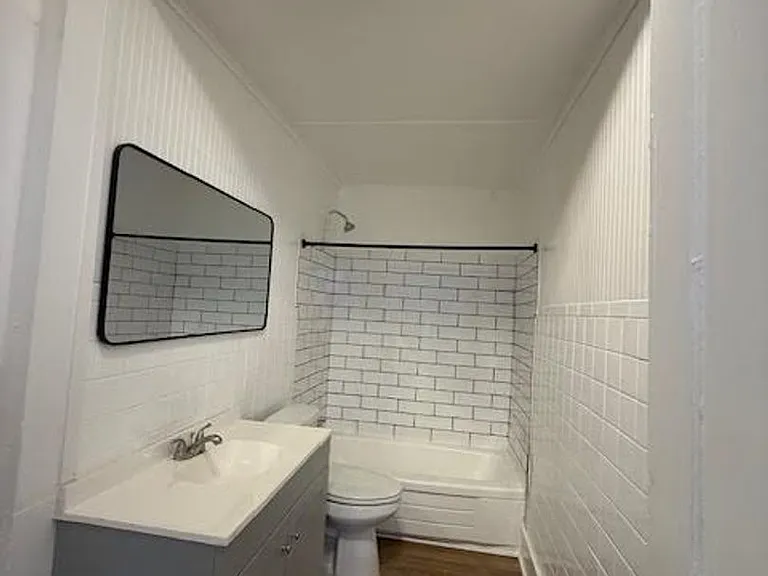 1009 S 6th St — Photo 13