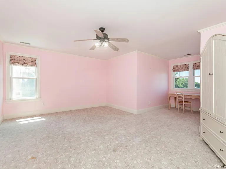 53 Pembroke Dr — Photo 27