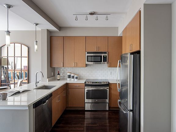 3rd image of 3401 Idaho Ave NW #N305