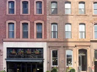 2029 Walnut St #3R, Philadelphia, PA 19103