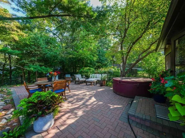 2375 Bourne Ave, Saint Paul, MN 55108